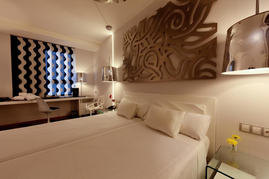 Hotel Evenia Rossello Barcellona Esterno foto